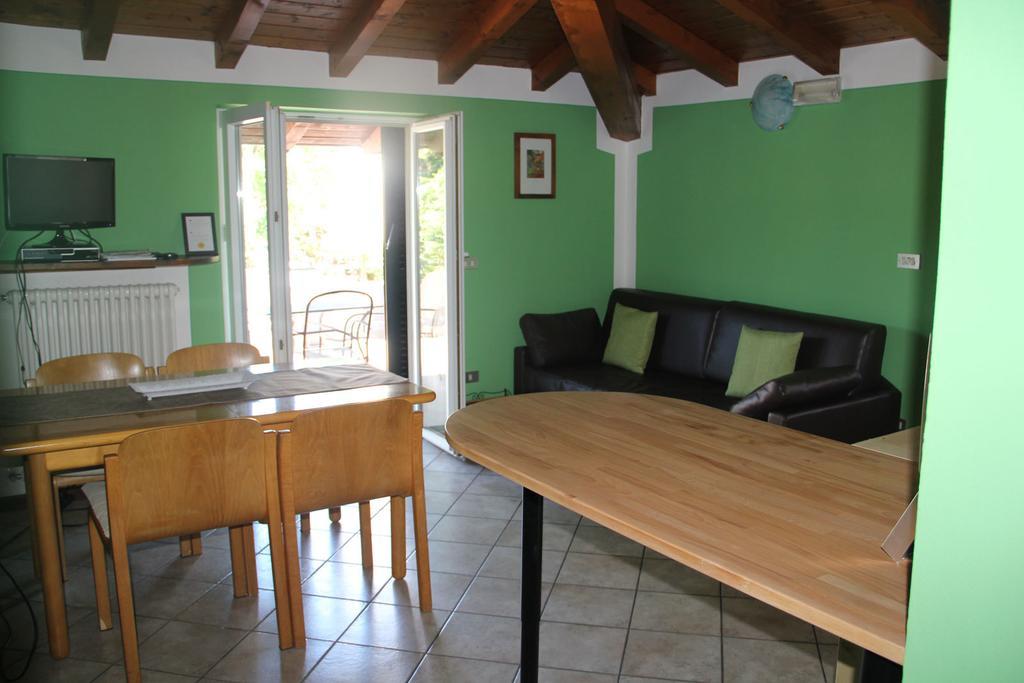 Veranda Beach Apartment Pianello Del Lario Номер фото