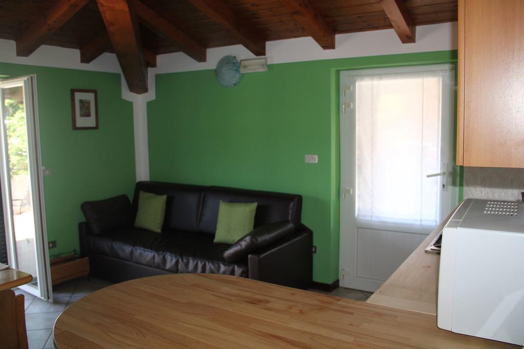 Veranda Beach Apartment Pianello Del Lario Номер фото