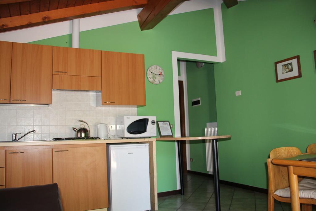 Veranda Beach Apartment Pianello Del Lario Номер фото